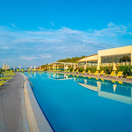 Hotel Karya Family 4*