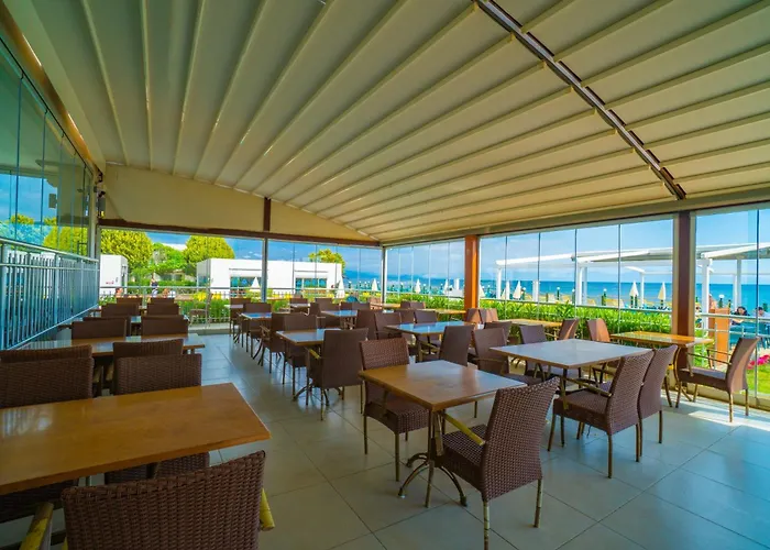 Hotel Karya Family 4*