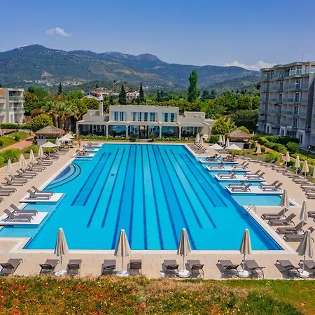 Karya Family 酒店 4*