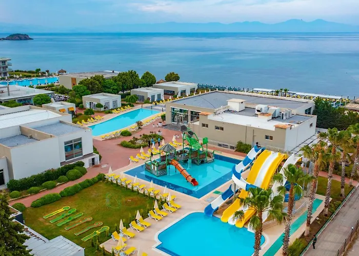 Karya Family Hotel 4*