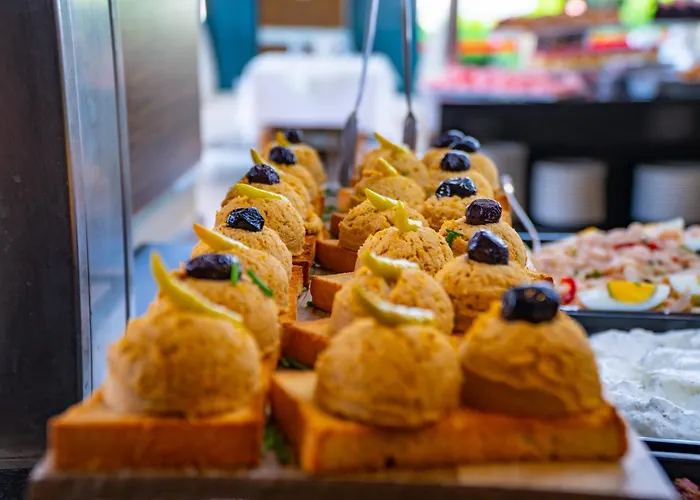 Hotel Karya Family 4*